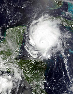 Huragan Emily w lipcu 2005 (fot.: NASA - wikimedia)