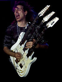Steve Vai - wirtuoz gitary elektrycznej (fot. AlbertoCarrasco/wikimedia)