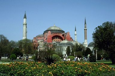 Hagia Sophia - widok obecny z minaretami po bokach